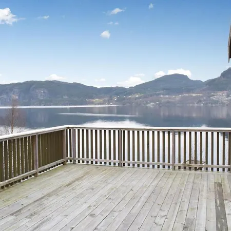 Dom wakacyjny In With Sauna Eikelandsosen